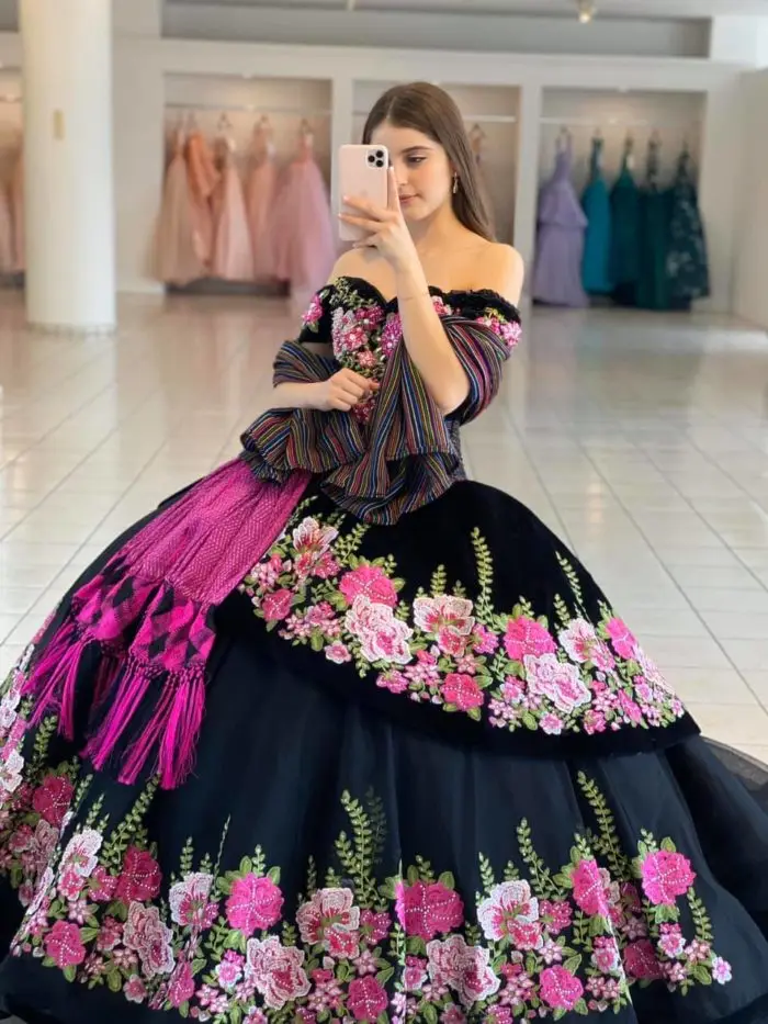 Schwarze Prinzessin Quinceanera-Kleider, Ballkleid, schulterfrei, Tüll-Applikationen, süße 16-Kleider für 15 Jahre, individuell gestaltet