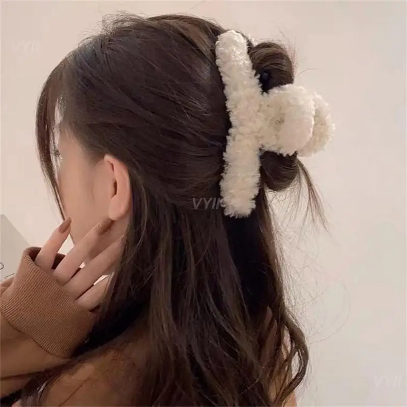 Pinça de lã de cordeiro macia e confortável, clipe de tubarão peludo, grampo de cabelo quadrado, elegância, elegante, versátil, grampo de cabelo