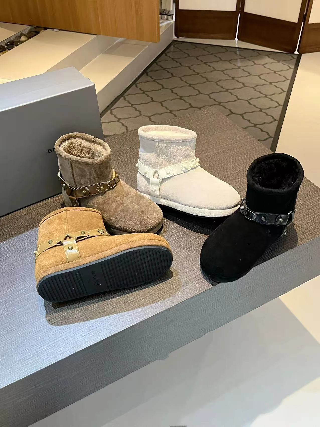 Winter Adult Rivet Short Boots Women's Autumn Winter Skiing Fur Integrated Belt Buckle Warm Boots Thick Sole Plush Snow Boots