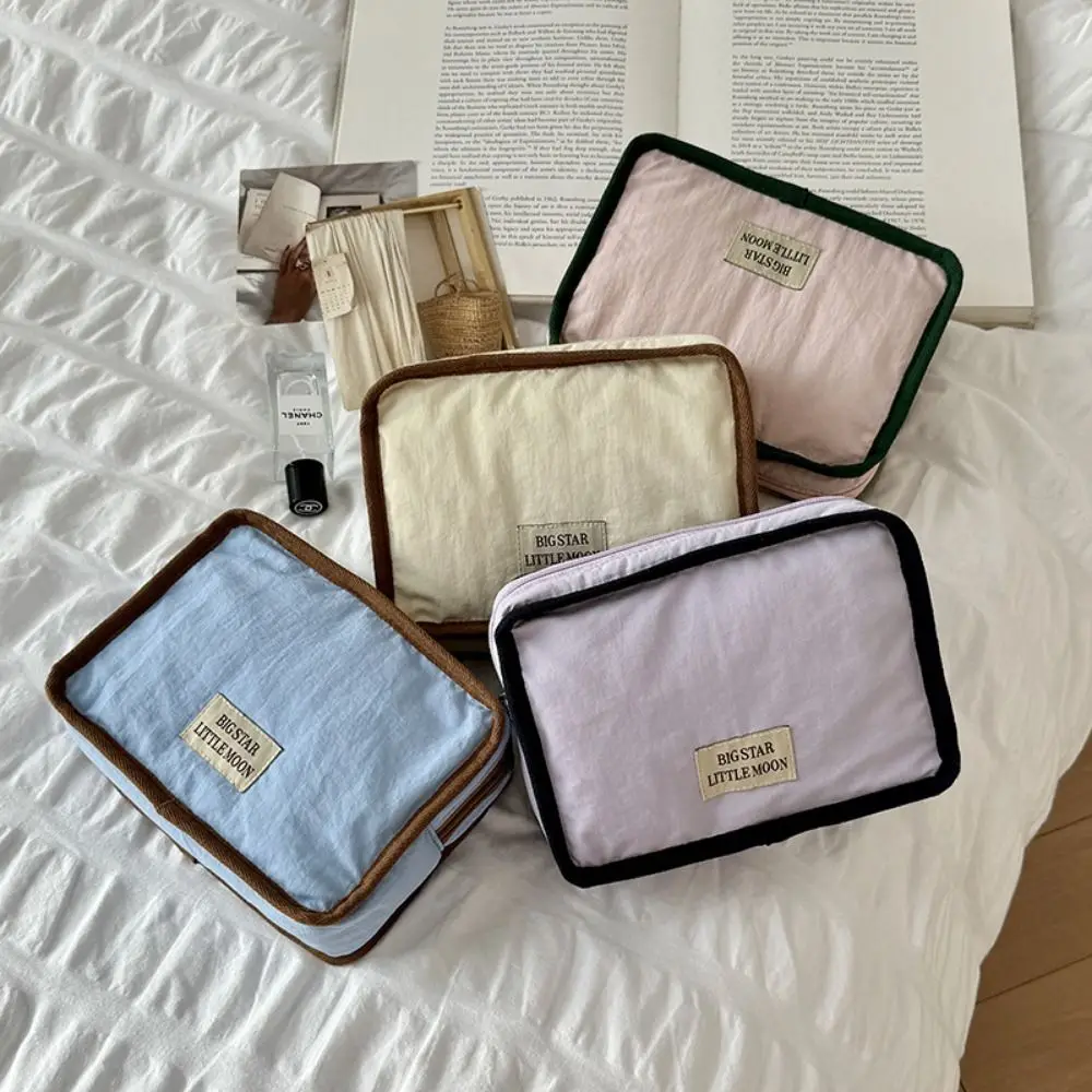 

Korean Style Versatile Cosmetic Bag Contrast Color Lightweight Makeup Bag Zipper Closure Card Bag Daily Use