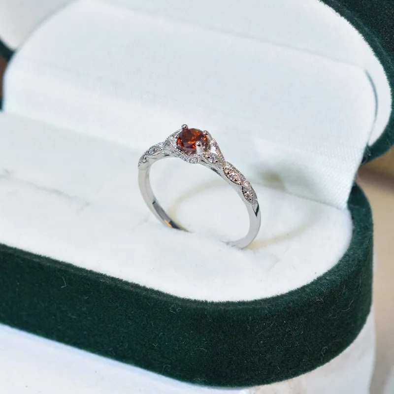 S925 فضة خفيفة فاخرة الرمان الأحمر الزركون المرأة خاتم، خاتم الأحجار الكريمة أزياء بسيطة