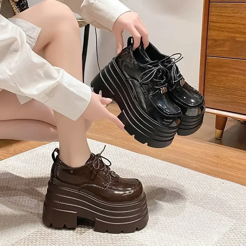 

Высококачественные кожаные туфли на низком каблуке в британском стиле для женщин, весна 2026, новые лоферы на шнуровке с увеличением роста