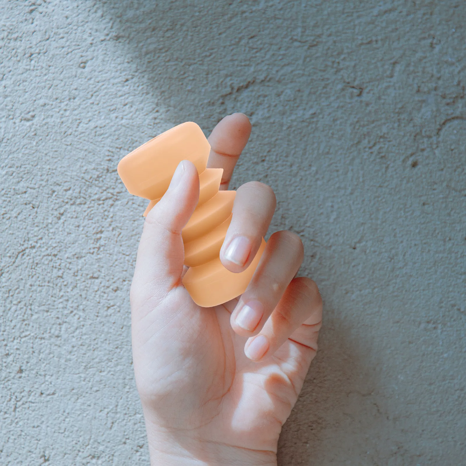 

6Pcs Bone Crack Sound Effect Prank Tool Realistic Neck Crackers Comedy Prop for Halloween Stage Performances