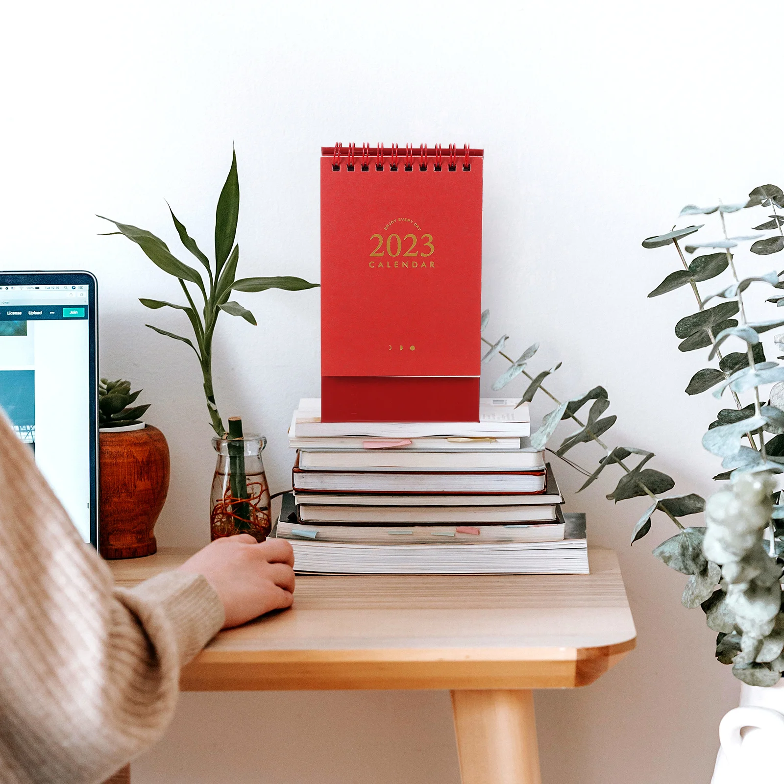 

Premium Paper Hand Tearing Desktop Calendar 2023 Standing Design Home Office Decor Mini Schedule Planner Tear Page Year
