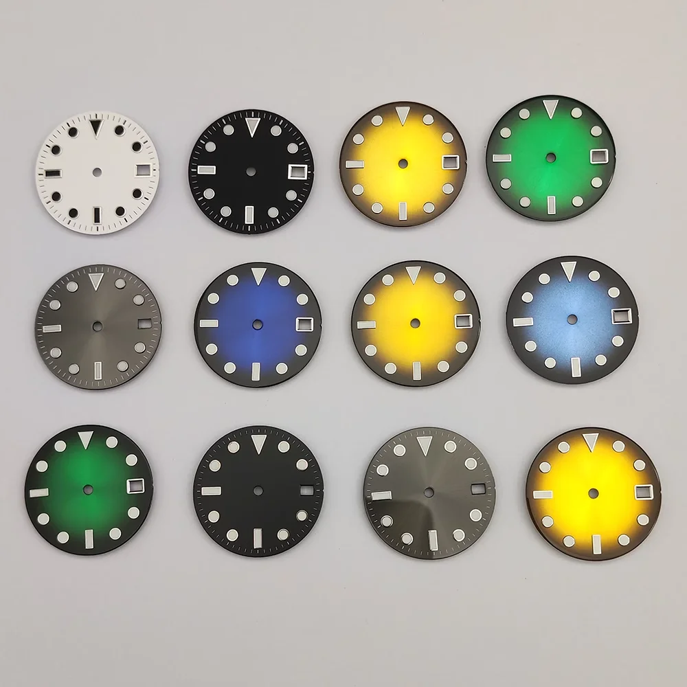 The dial of the 28.5MM watch is literally applicable to the NH35A movement surface, blue and green luminous modified accessories