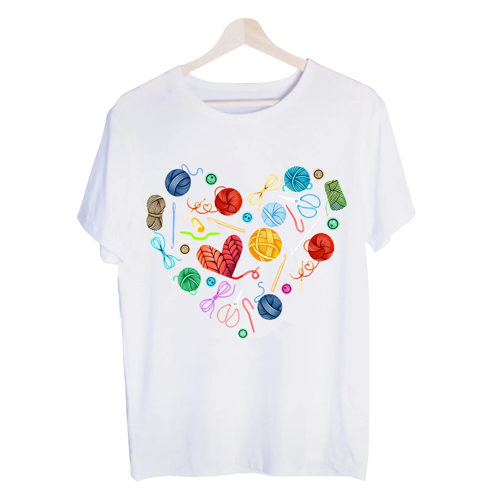 Women's Knitting Supplies Heart Graphic Tee, Short Sleeve Crew Neck T-Shirt for Craft Lovers and Casual Daily Wear