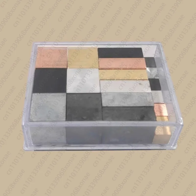 金属キューブ-同じ体積だが質量が異なる物理的試験密度ブロックのグループ