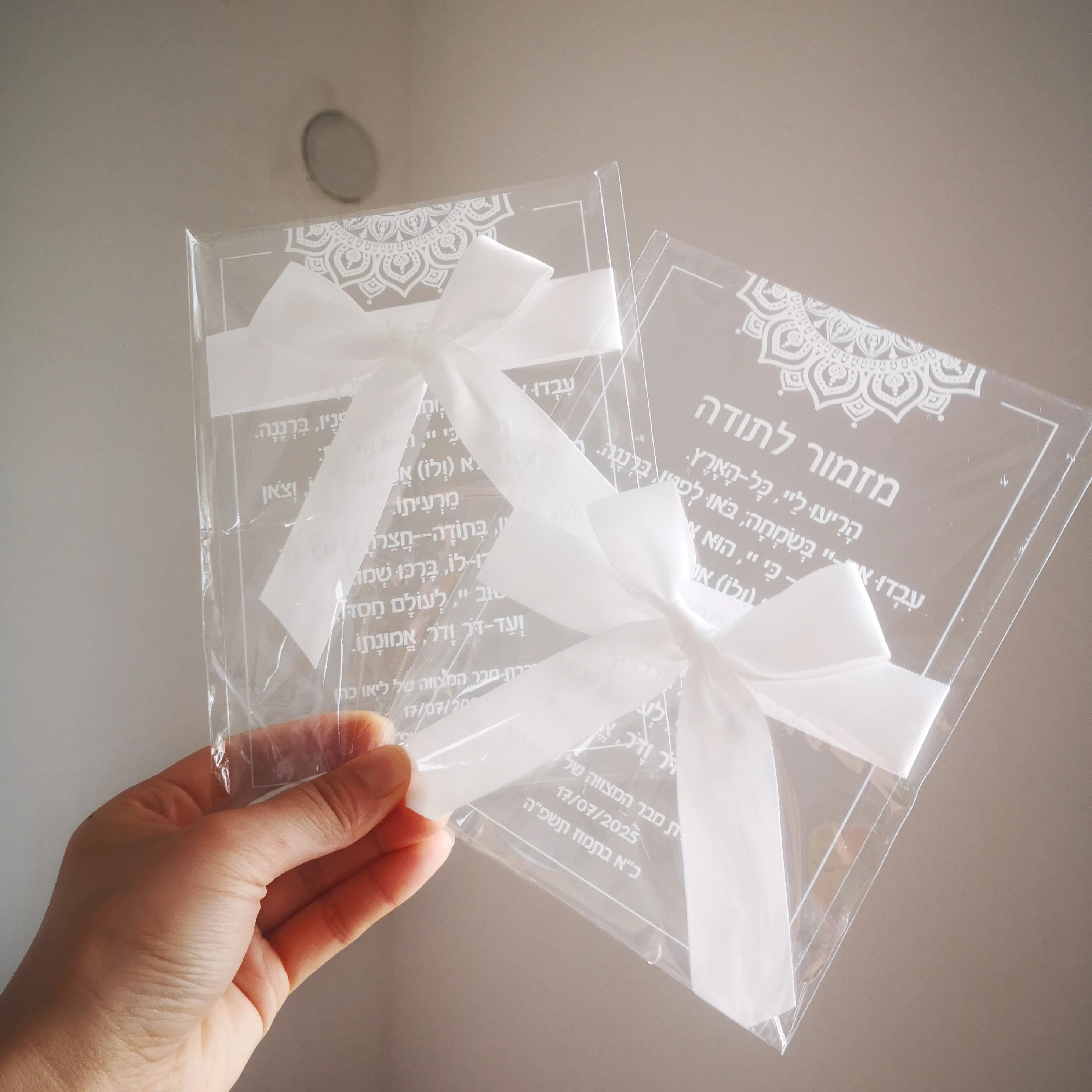 

1mm Transparent Custom Wedding Invitation Card,Acrylic Hebrew,Prayer Blessing,Lighting Shabbat Bar Mitzvah Gift,Souvenir Tie Bow