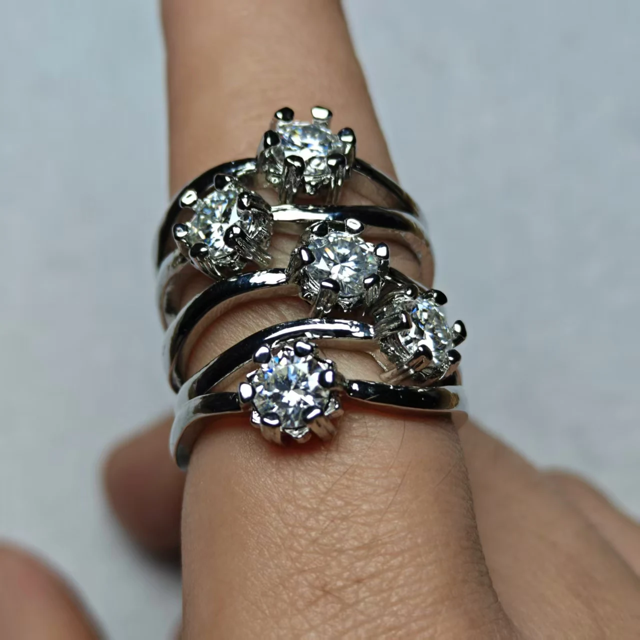 Großhandel Laborgezüchtete Weiße Diamantperlen Weißer Kupferring Trendiges Vielseitiges Einfaches und Modisches Damen-Live-Ring-Geschenk – Detail 2