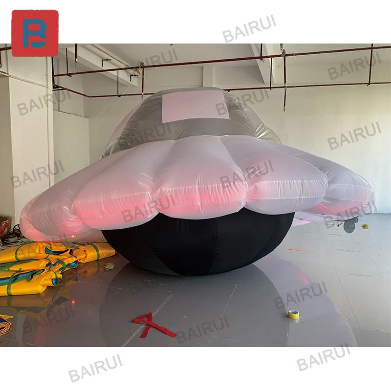 Aufblasbare fliegende Untertassen mit Gebläsern, dekorative Requisiten für Weltraum- und Luft- und Raumfahrt-Themenaktivitäten