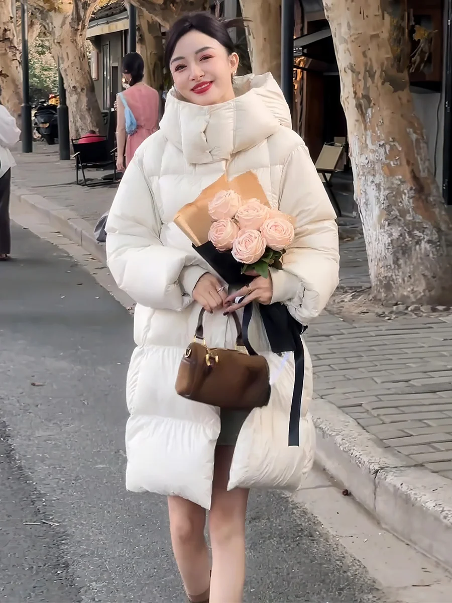 

Женская модная белая пуховая куртка с капюшоном средней длины, утепленное зимнее пальто, верхняя одежда для невысоких женщин