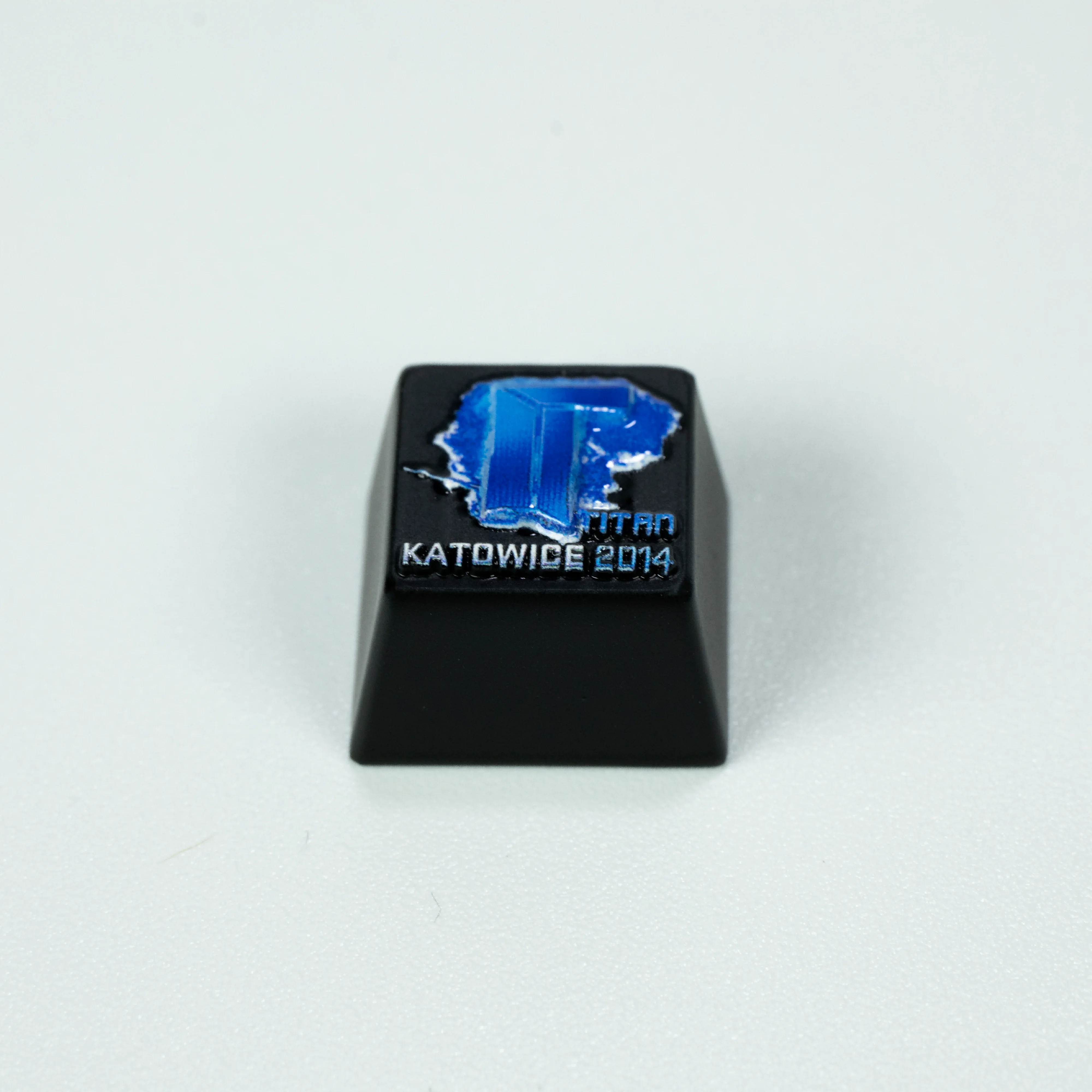 1 Buah Tutup Tombol Titan Berkilau untuk Gamer-Logam Holografik, Campuran Seng CAPWAYI R4 1U, Kompatibel dengan MX