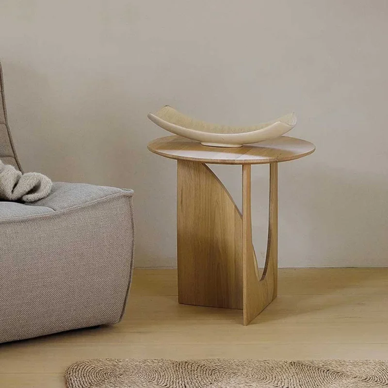 Simple Nordic Geometric Solid Wood Round Side Table Small Round Bedside Table in Solid Wood Coffee Table with Geometric Edges