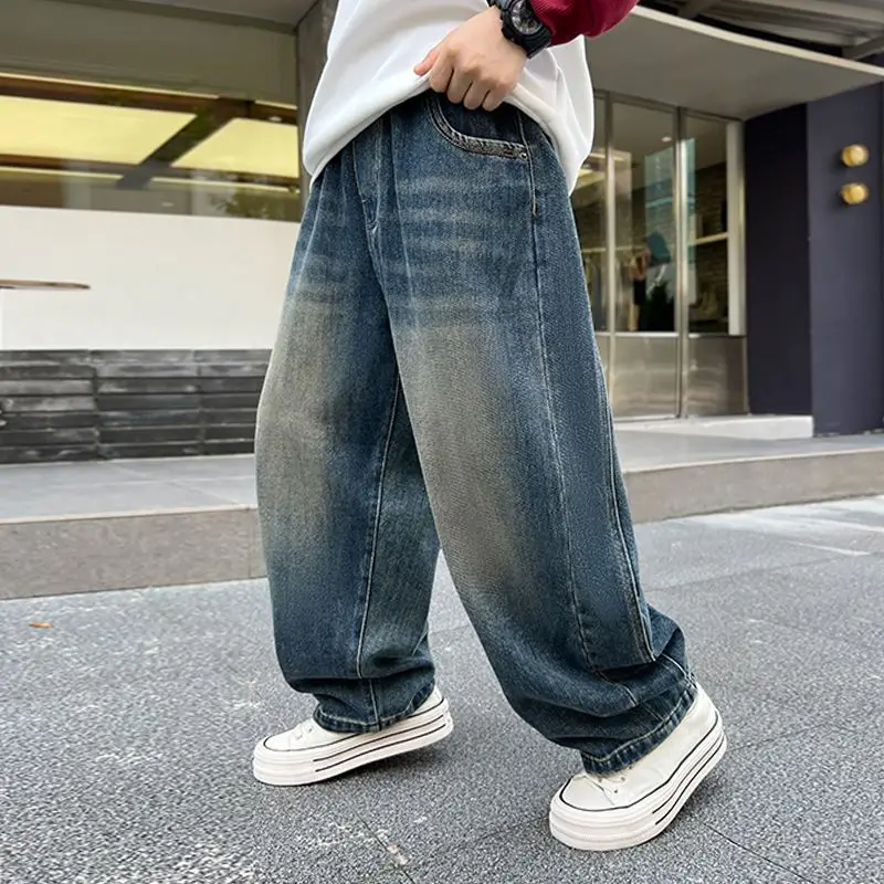 

Новинка 2023 года, свободные джинсы с цветными блоками для мальчиков-подростков, осенние универсальные длинные брюки, стильный и удобный дизайн в корейском стиле