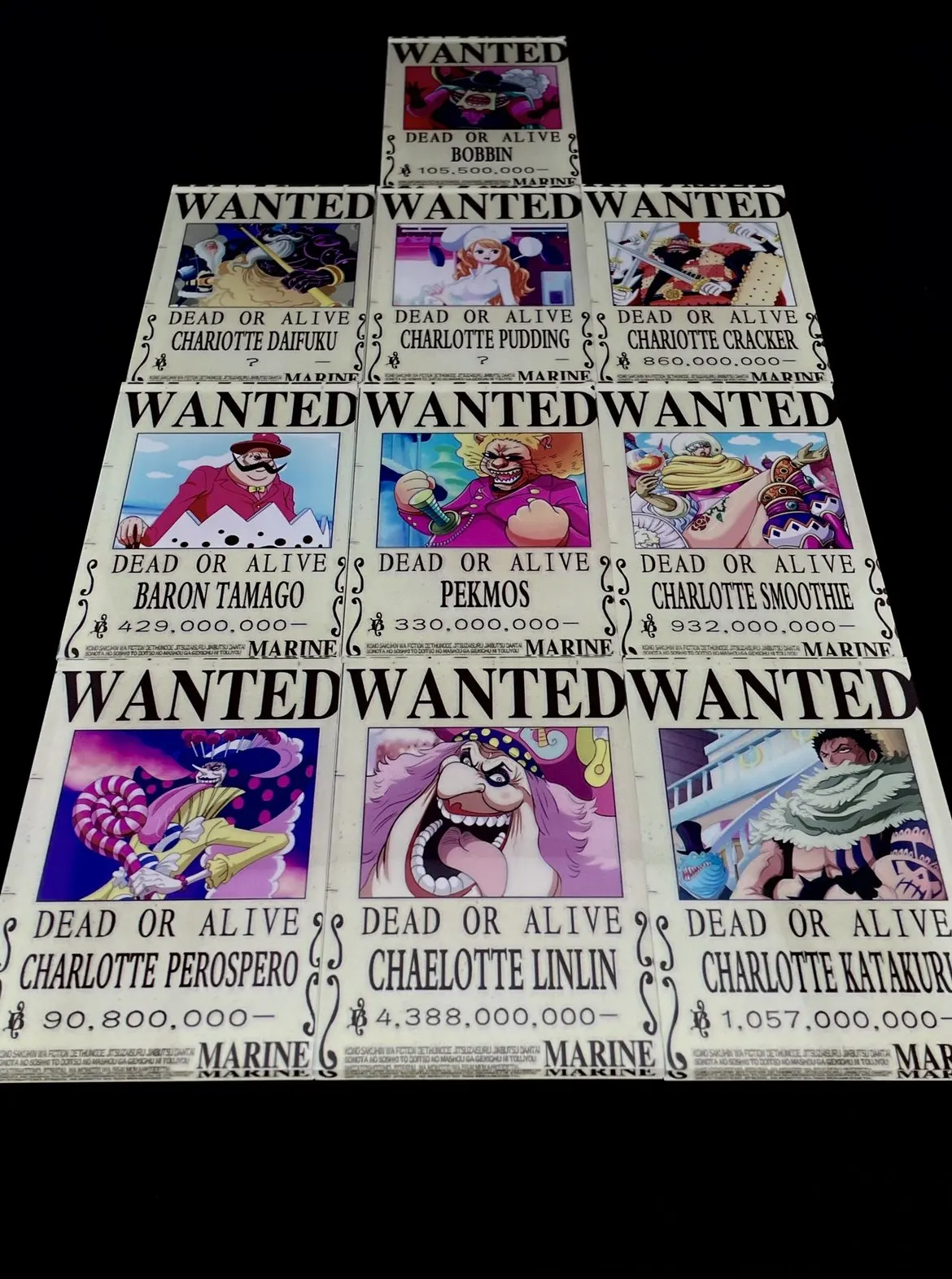 Exhibidores de Acrílico Reciclado para One Piece: Charlotte Daifuku, Charlotte Pudding, Charlotte Cracker, Barón Tamago, Regalo
