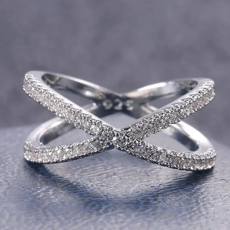 Trendige geometrische Zirkonia-Ringe für Damen und Herren, X-Form, Kupferring, Party-Alltagsschmuck