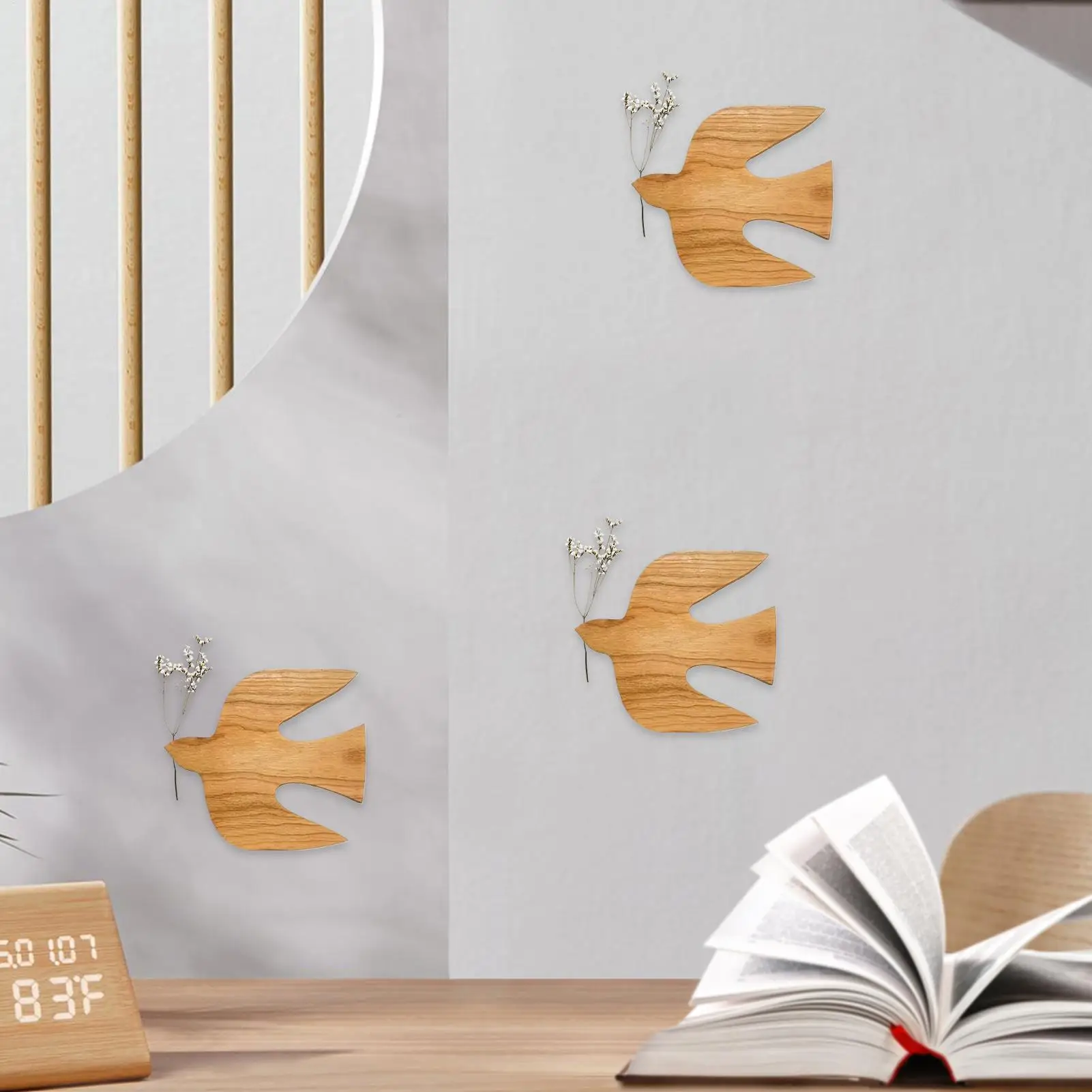 Bird Wall Art Swallow Art Crafts Artwork Vintage Wooden Sculptures Realistic Swallow Pendant for Home Kitchen Lawn Outdoor