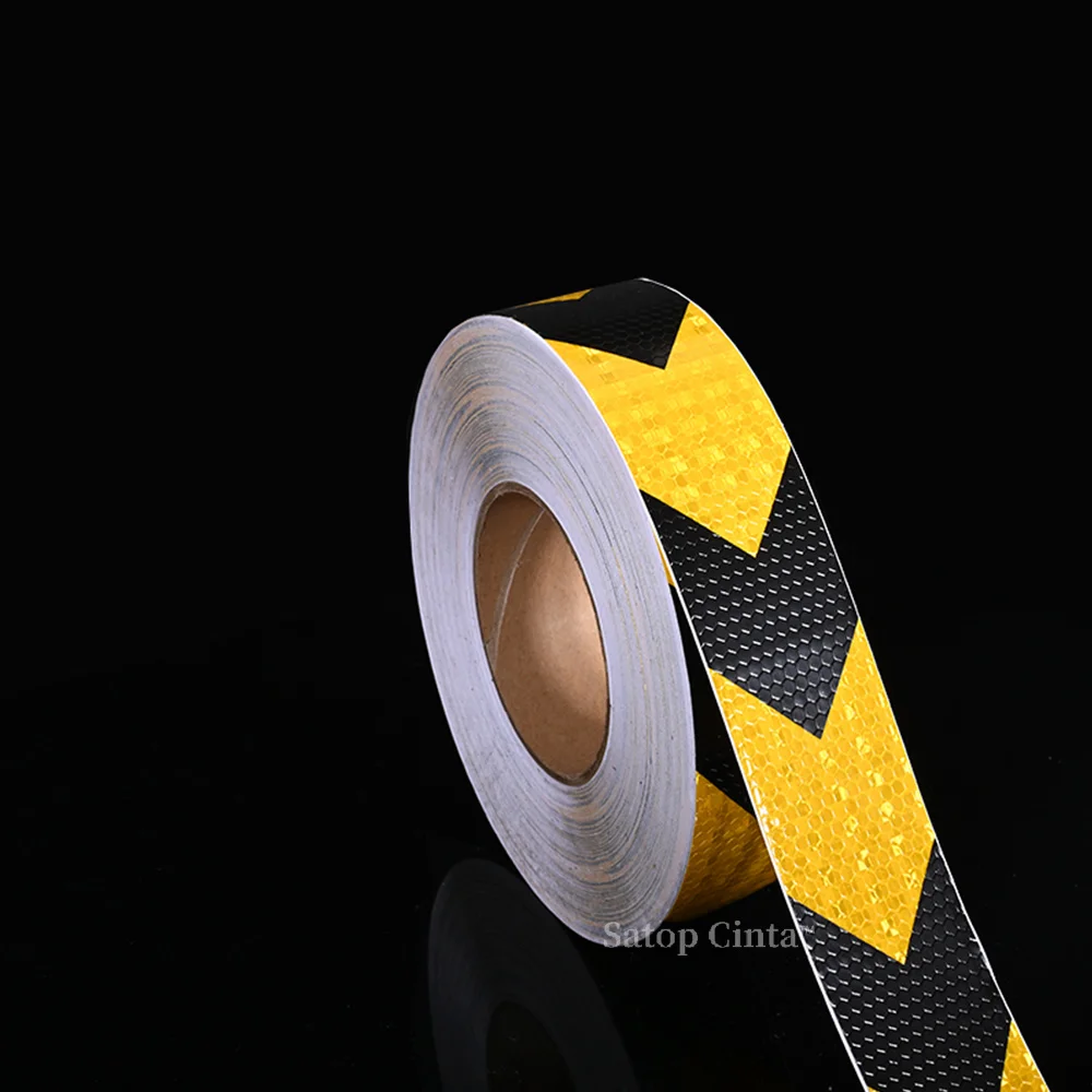 5cmx25m Yellow Black Arrow Lattice Reflective Tape Sticker PVC Reflector For Things Car Vehicle Truck Roadway Parking Reminding