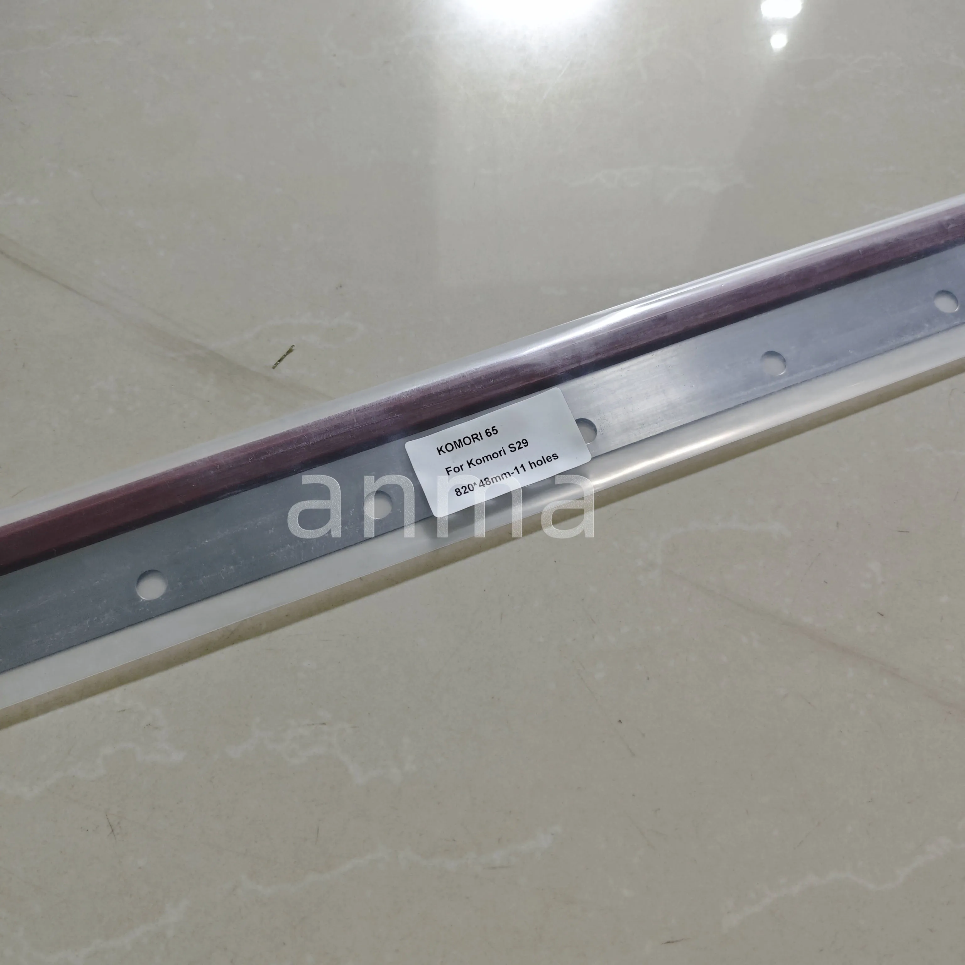 

2 piece Wash Up Blade For Offset Printing Machine polyurethane length 820×48mm 11 holes