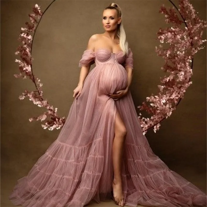 Jasnoróżowe damskie sukienki ciążowe seksowne Off The Shoulder suknie w ciąży Sweetheart rozcięcie z przodu sesja zdjęciowa Babyshower Custom Made