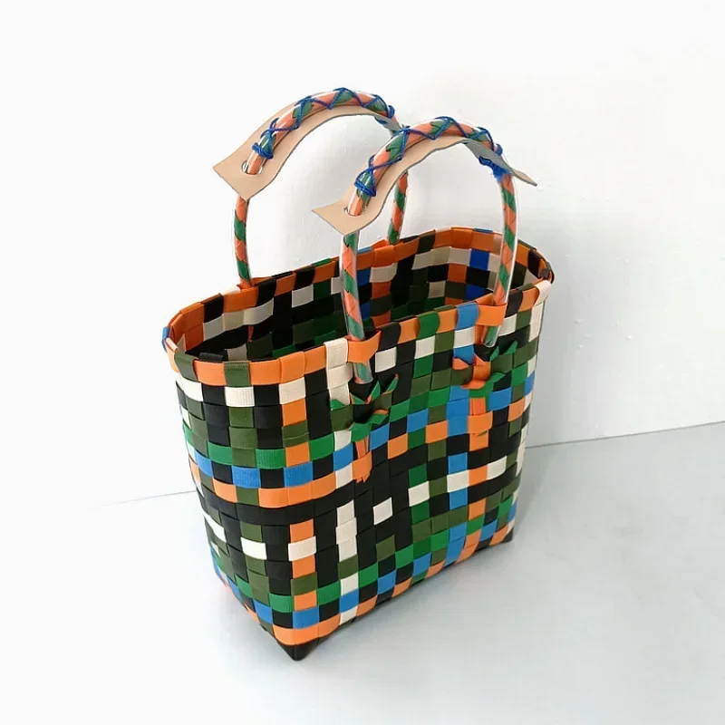 Women Handwoven Color Contrast Plaid Pattern Handbag Small Plastic Woven Tote Bag Causal Beach Holiday Shopping Bag Sacs À Main