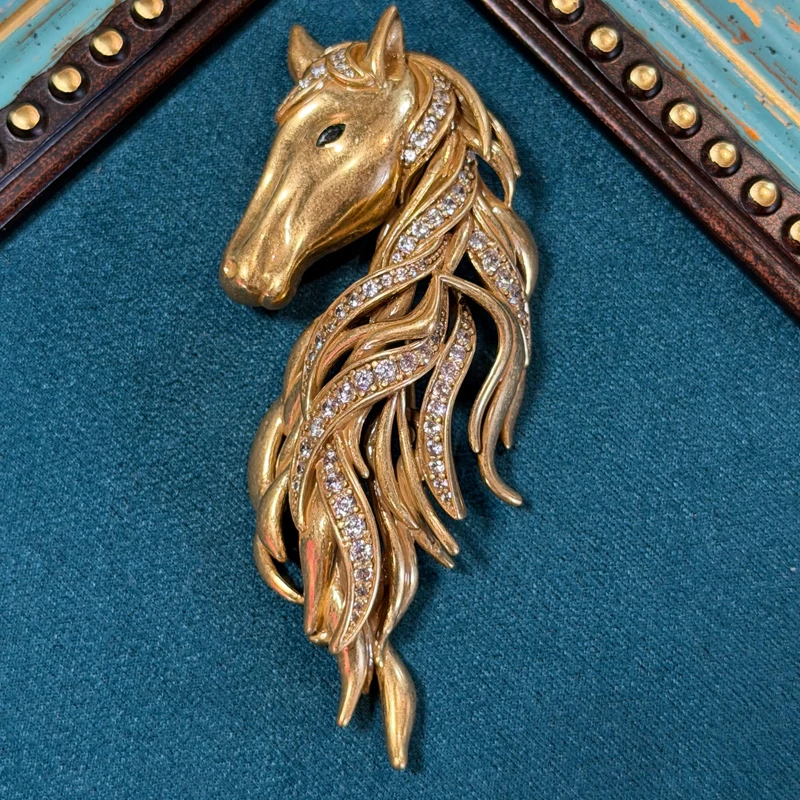 

Vintage Horse Head Rhinestone Brooches For Woman Dress Party Luxury Brand Jewelry High Quality Retro Style Accessories Gift