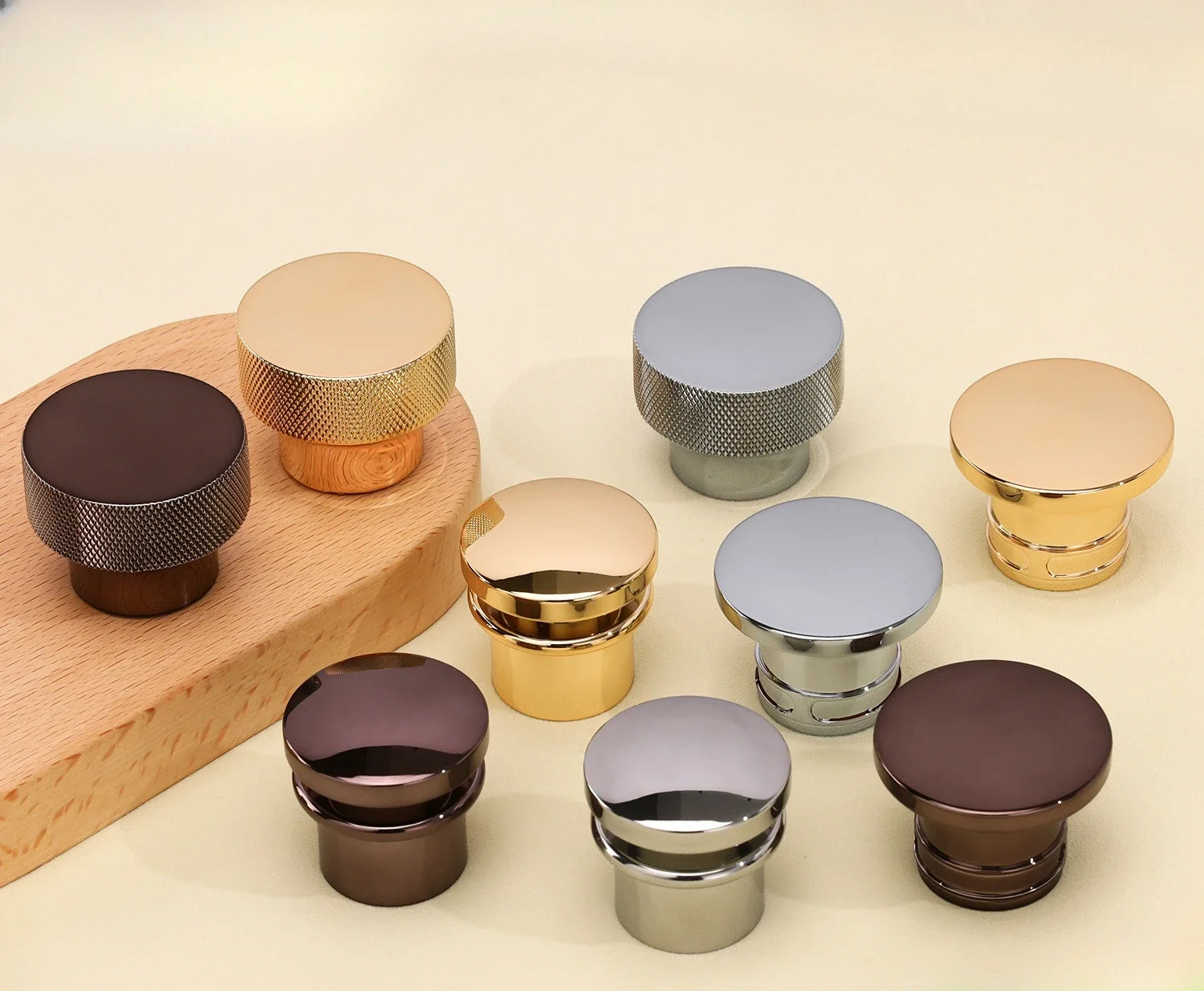 15MM Perfume Bottle Cap,  Zinc Alloy Cap with Refillable Perfume Bottle and Transparent Body, Great for Travel