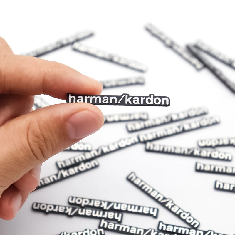 Emblema Harman Kardon de aluminio 3D para coche, adhesivo de audio para BMW M, Renault, Toyota, Ford, Skoda, Opel, Mitsubishi, Hyundai, Tesla, Audi RS