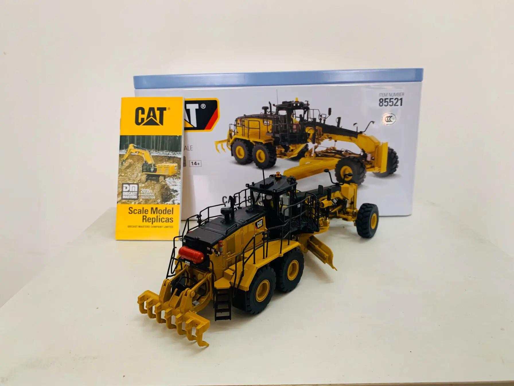 18M3 Motor Grader 1/50 Scale Metal Model By Diecast Masters DM85521