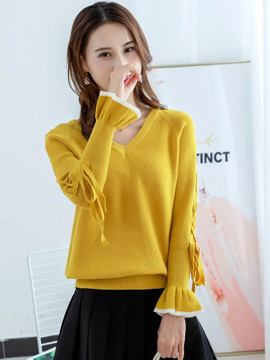 

2025 New Women's Knitted Sweater V-Neck Bell Sleeve Top Belted Base Layer Outwear Popular Needlework Multi-Piece Set