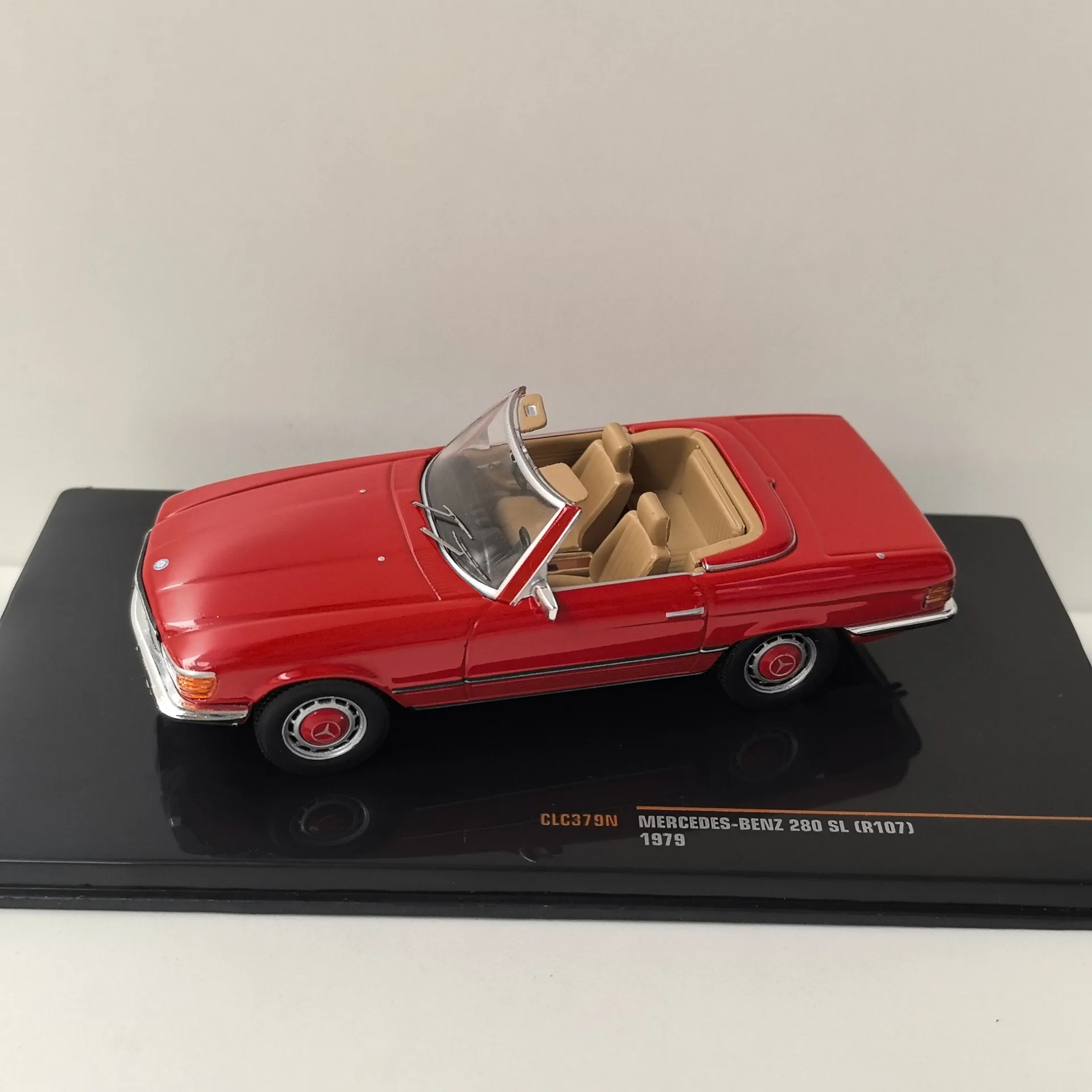 

Diecast IXO 1:43 Scale BENZ 280 SL R107 1979 BENZ-Benz Alloy Car Model Collectible Toy Gift Souvenir Display Ornament
