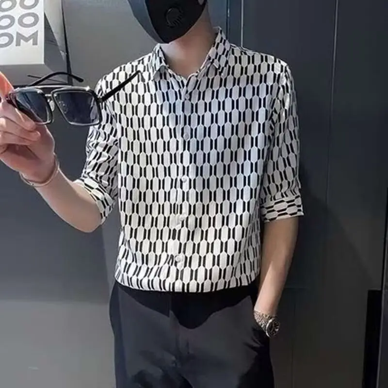 

Мужская летняя тонкая рубашка Slim Fit с коротким рукавом в корейском стиле, модная брендовая рубашка с рукавом до локтя, популярная в интернете