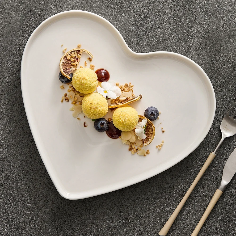 Heart Shape Solid Color Ceramic Plate Creative High Grade Restaurant Homehold Tableware Dessert Cake Steak Pasta Plates