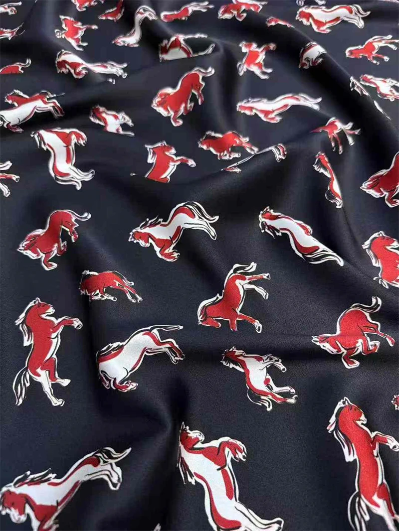 肌に優しい通気性のある黒ポニー夏用クールシルク生地ハイエンド - Summer Clothing Material のレビューと価格