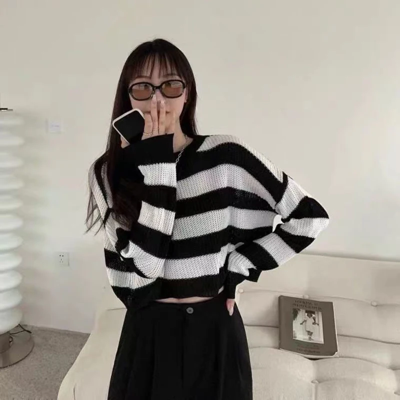 Y2K Striped Women Crop Sweater Korean Sweet Loose Knitted Female Casual Jumpers Vintage New O Neck Ladies Pullovers Tops