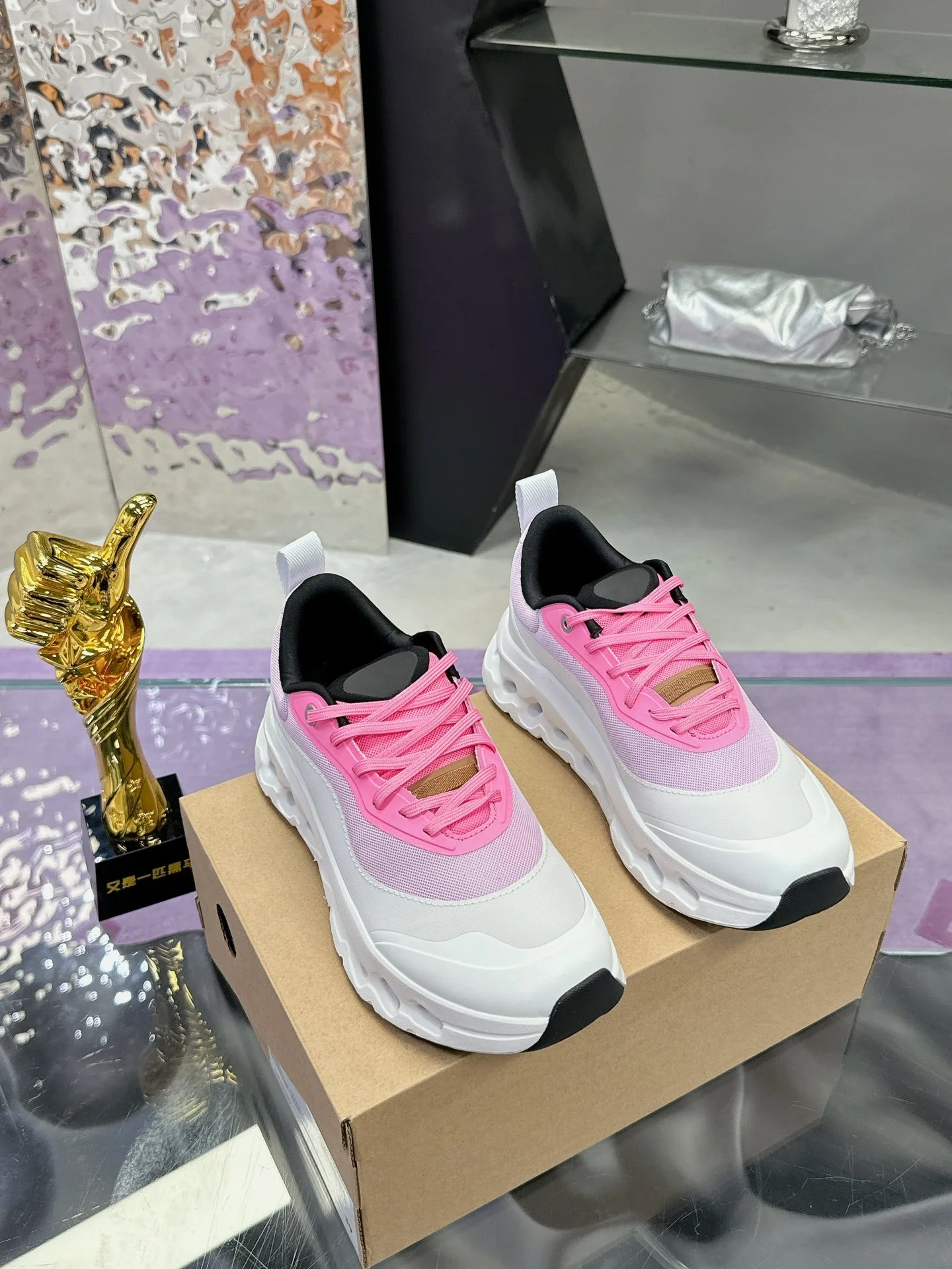 Durable Construction Unisex Skate Board Shoes Breathable Canvas Upper Lace Up Casual Sneakers Flat Non Slip Rubber Sole Lightweight Fashion Street Footwear Men Women Daily Travel