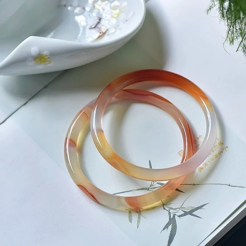 

Браслет из натурального халцедона с круглым стержнем ледяного типа, модный темперамент