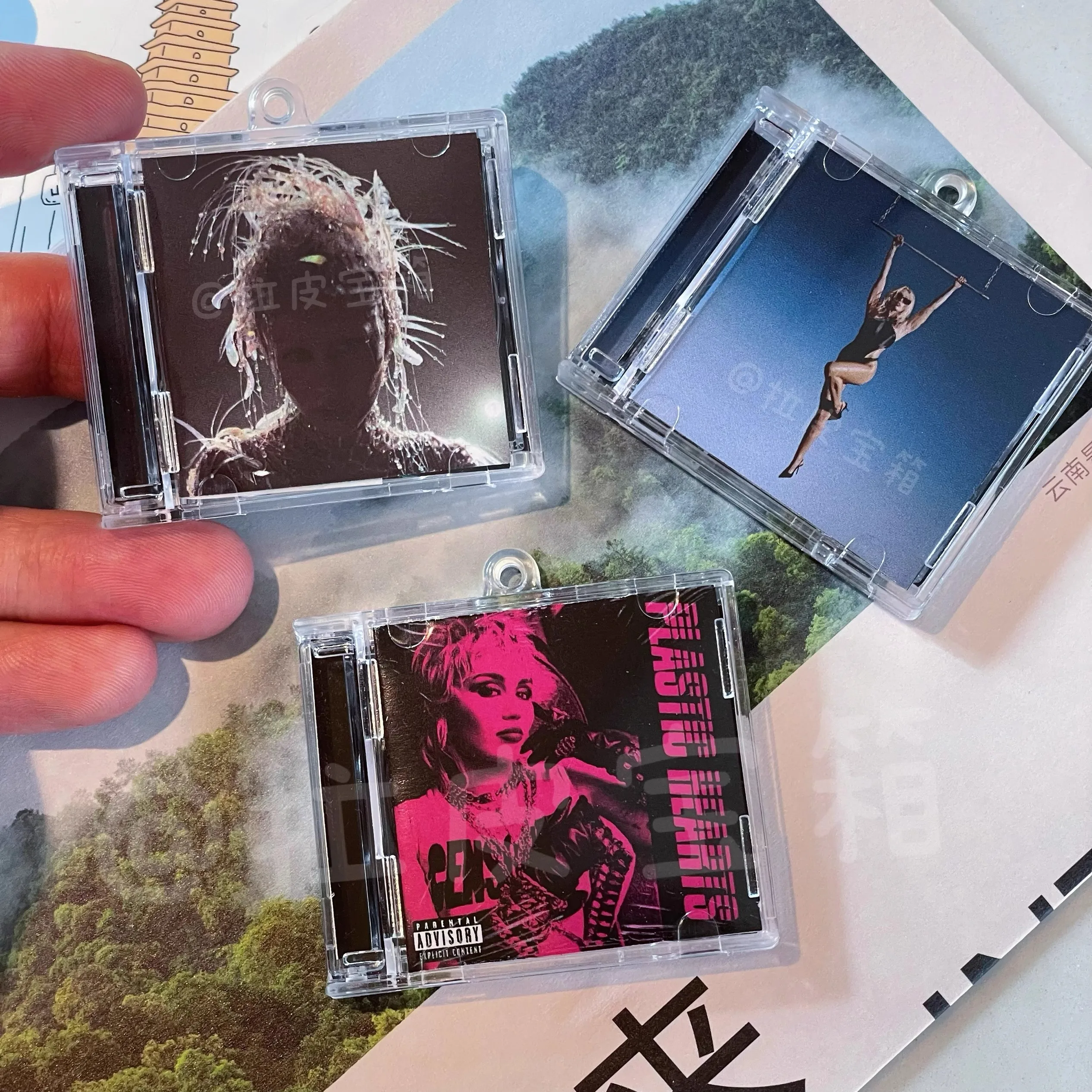 Pop Rock Miley Cyrus MINI música CD NFC llavero jugar canciones plástico corazones álbum algo hermoso colgante Cosplay llavero regalo
