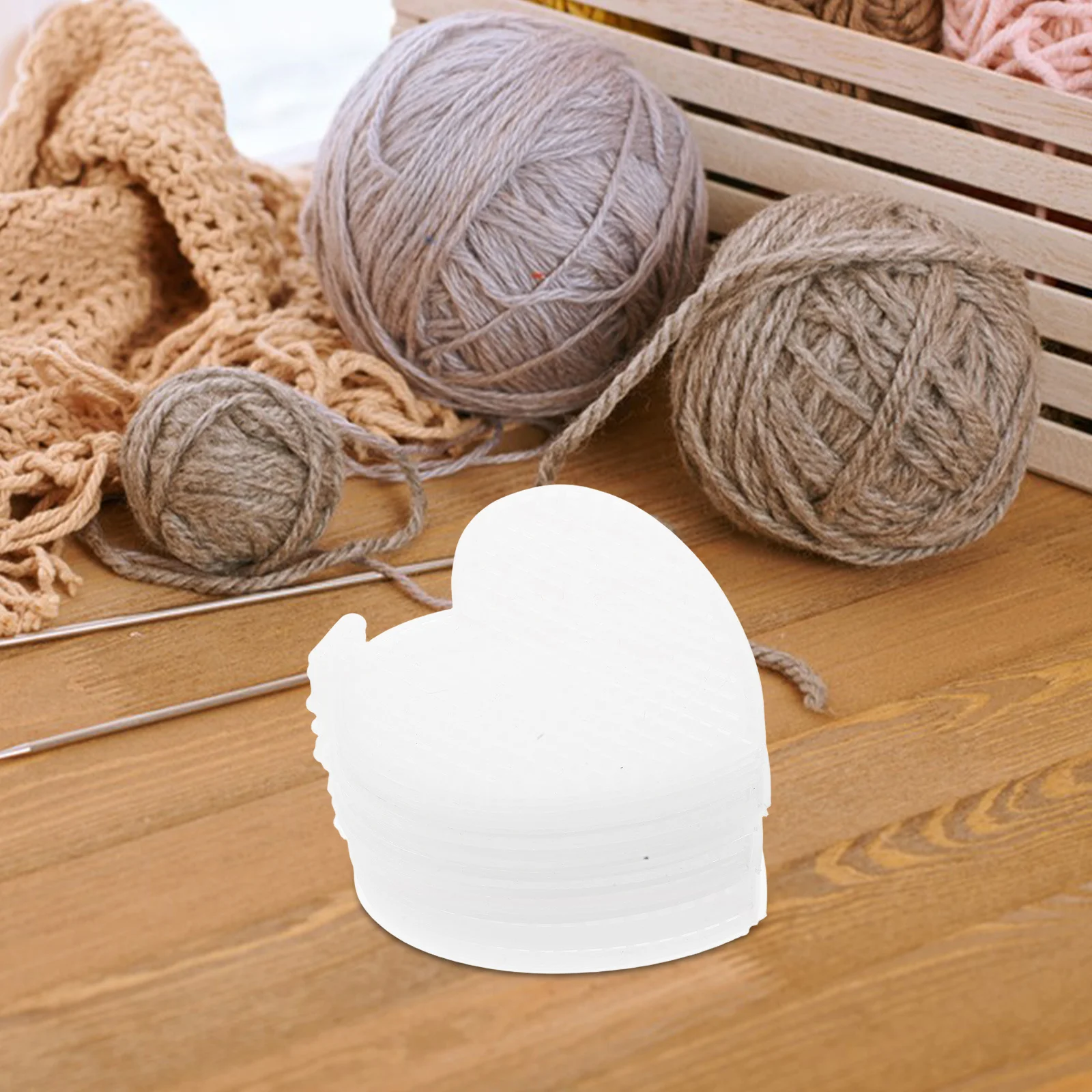 

30Pcs Heart Mesh Canvas White Breathable Plastic Blank for Embroidery Cross Stitch Knit Craft Mesh Canvas Shapes