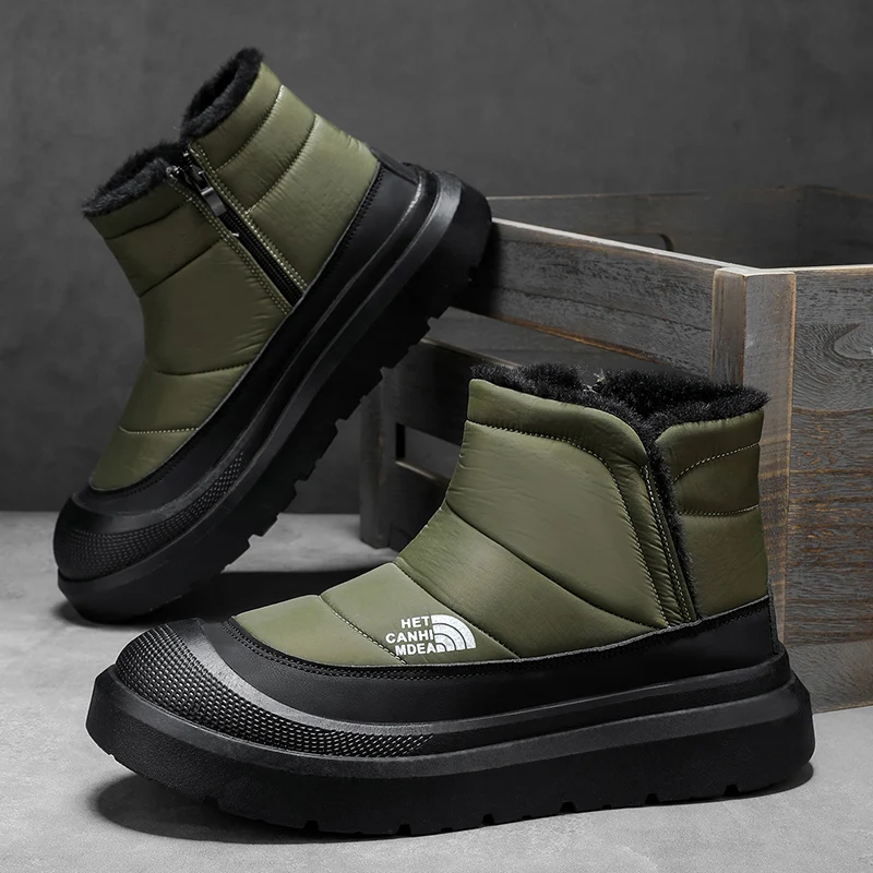 أحذية الثلوج الشتوية لعام 2025 دافئة بالإضافة إلى أحذية رجالية سميكة مخملية للخروج أحذية قطنية عالية الجودة بنعل سميك ومضادة للتجميد