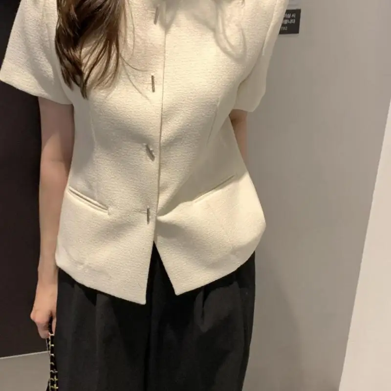 

Винтажный элегантный твидовый стиль с круглым вырезом, модная свободная повседневная укороченная куртка с короткими рукавами для женщин, шикарная летняя женская куртка 2023 г.