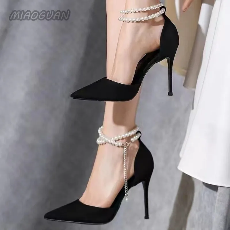 Czarne czółenka damskie 2024 Summer New String Bead Pearls Wedding Bridal High Heels Sexy Pointed Toe Party Dance Shoes Heels Women