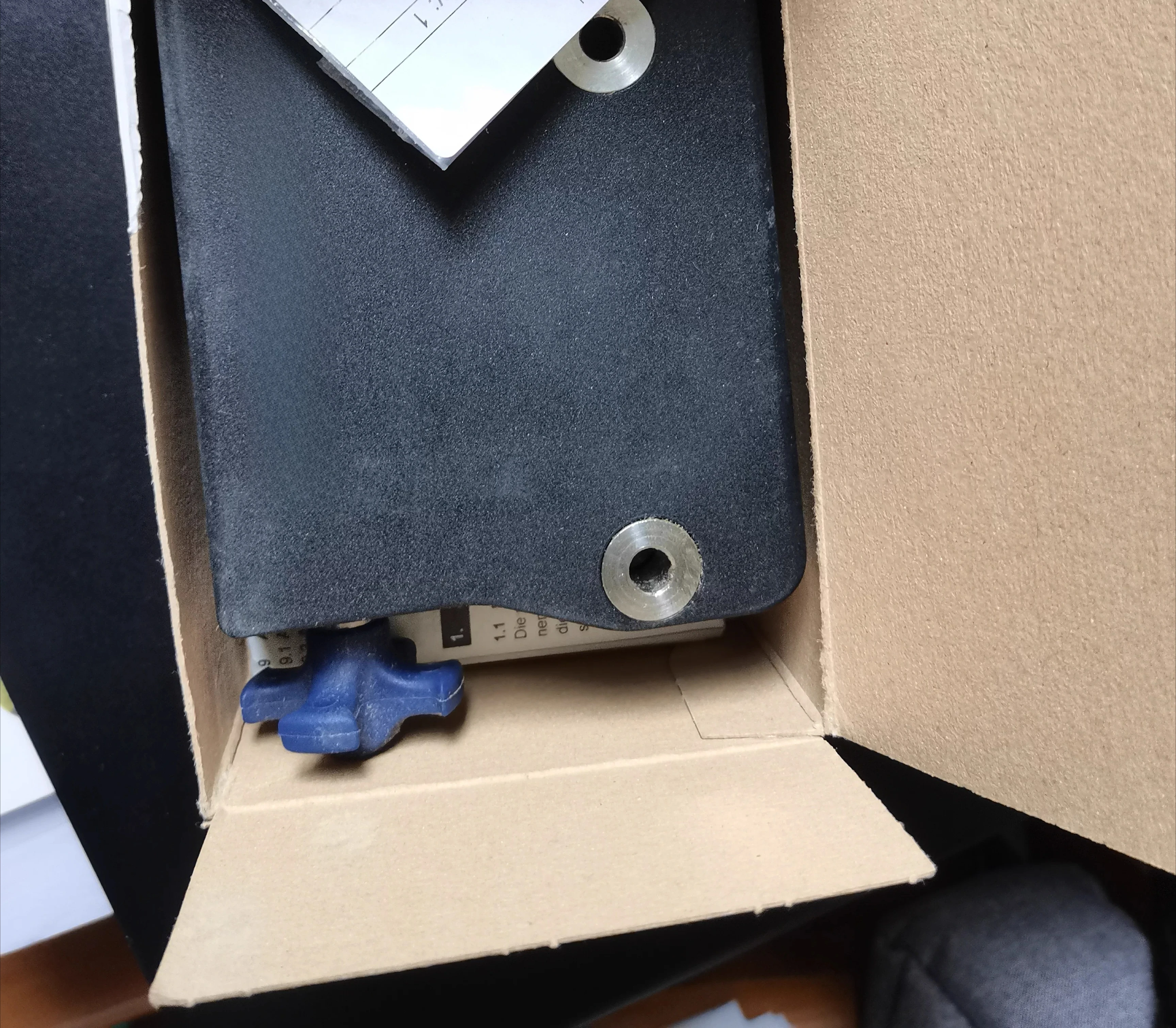 

Серия AZM300 AZM300Z-ST-1P2P-T