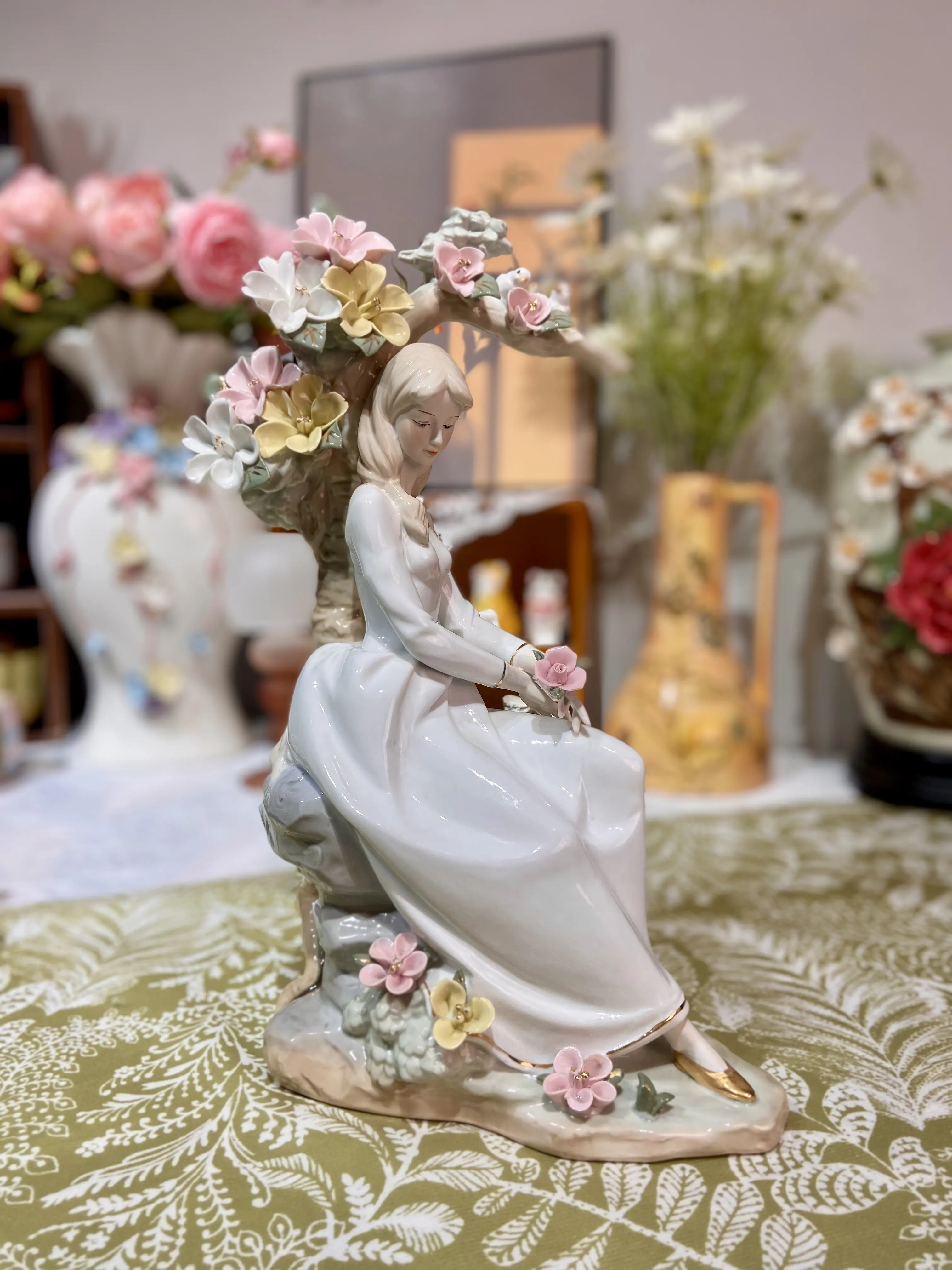 Beauty under the flower height 37cm width 22cm modern European style French home figure ceramic sculpture ornament gift