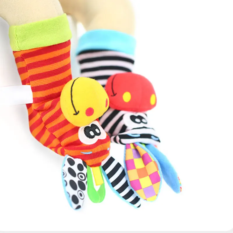 Calcetines infantiles con sonajero de muñeca, juguetes Kawaii de dibujos animados, muñecos blandos de felpa para niños pequeños, juego de calcetines de muñeca móviles para atraer la atención del recién nacido