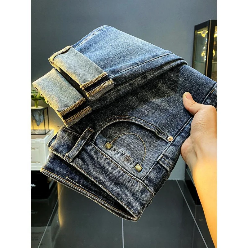 Pantalones vaqueros de moda para hombre, jeans bordados, micro sueltos, Haren, parches de perforación versátiles, pantalones de mezclilla adelgazantes, otoño e invierno, 2024