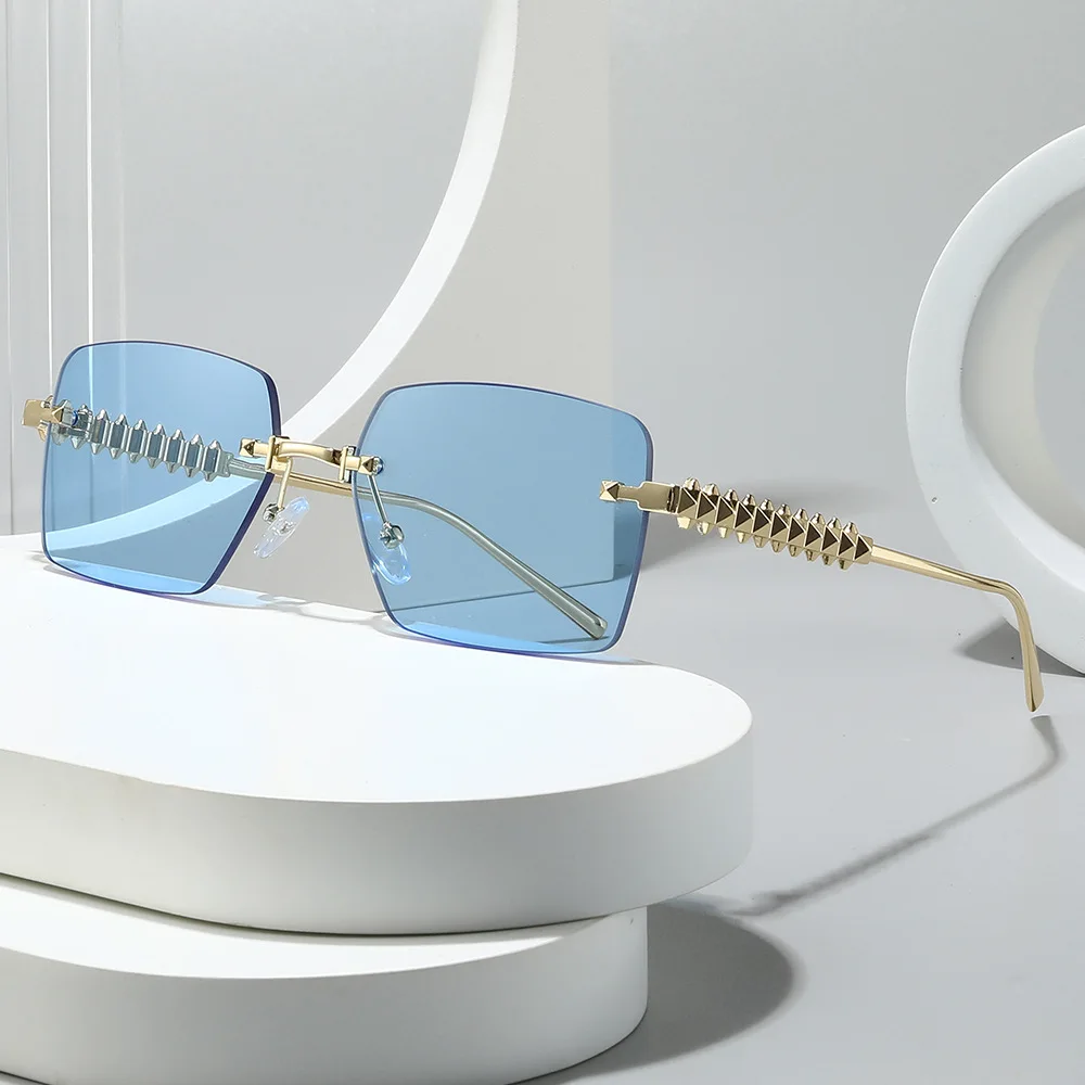 2025, Designer-Sonnenbrille, Unisex, lässig, Reisen, Einkaufen, Metall, randlos, konische Nieten, randlose Sonnenbrille für Damen, Uv400