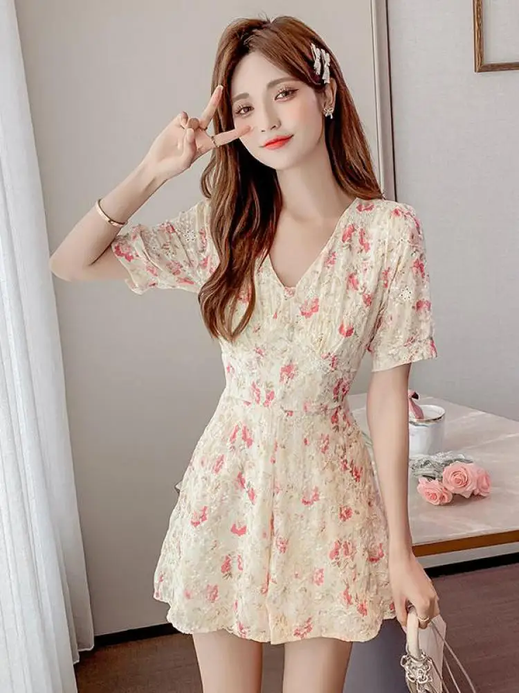 

Французские женские летние красные комбинезоны с v-образным вырезом и короткими рукавами 202, винтажные элегантные широкие шорты с высокой талией для отпуска, комбинезоны