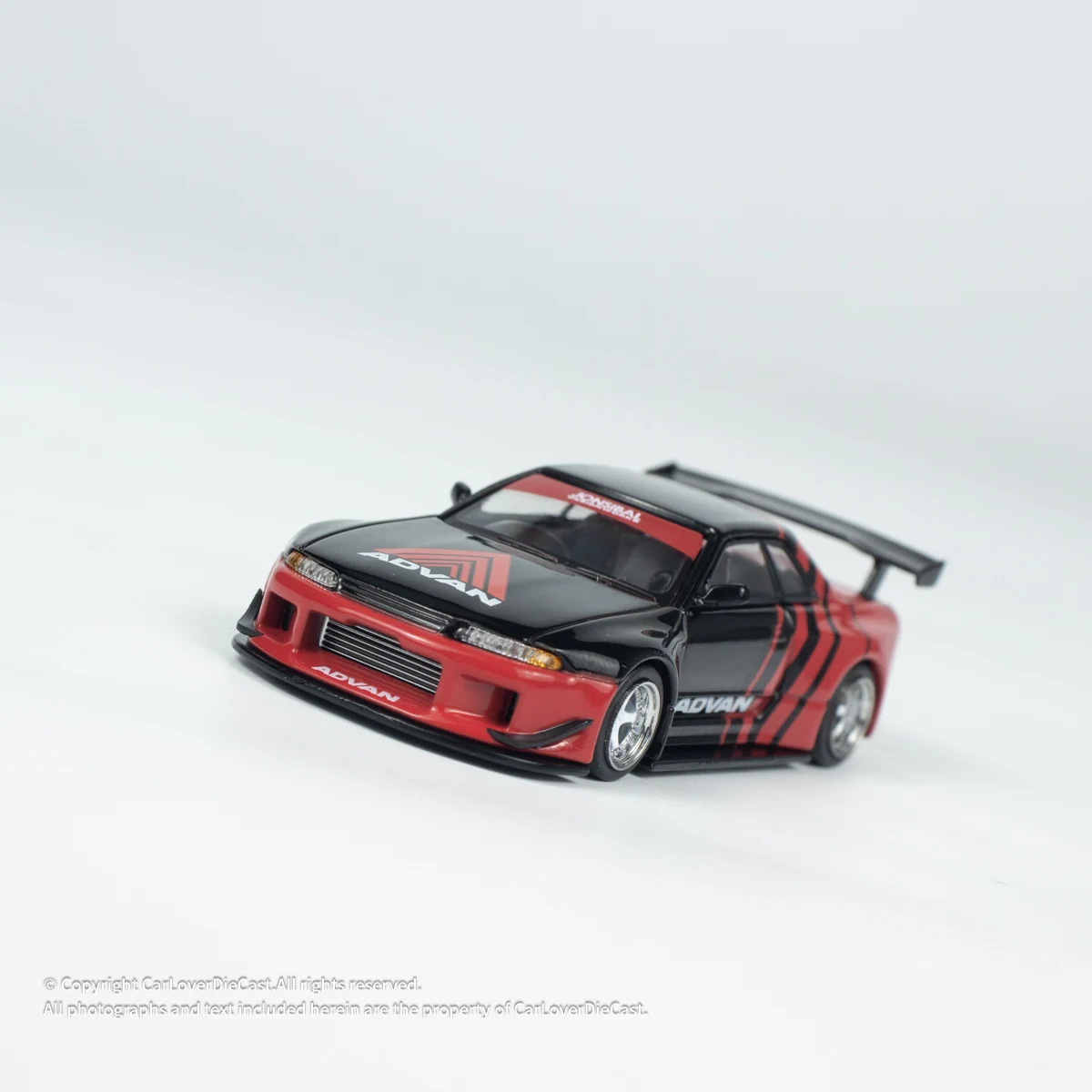 Tarmac Works TW 1:64 Skyline R32 Widebody Advan Druckguss-Modellauto