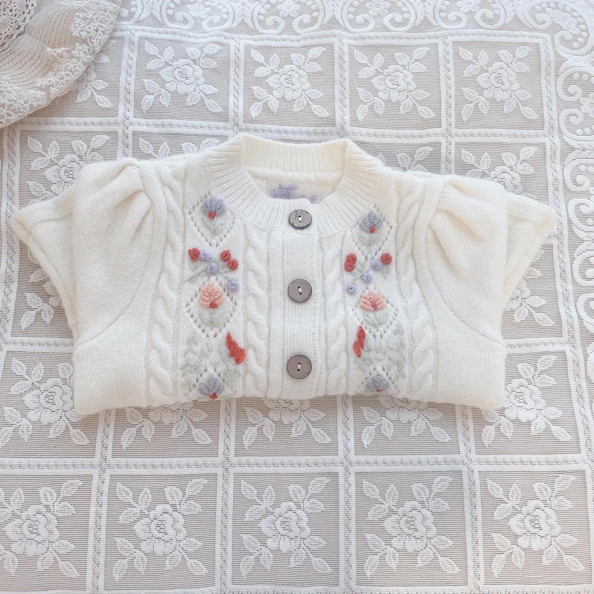 2024 New Autumn and Winter Girl Baby Double-sided Heavy Industry Hand-embroidered White Knitted Cardigan Sweater Spring